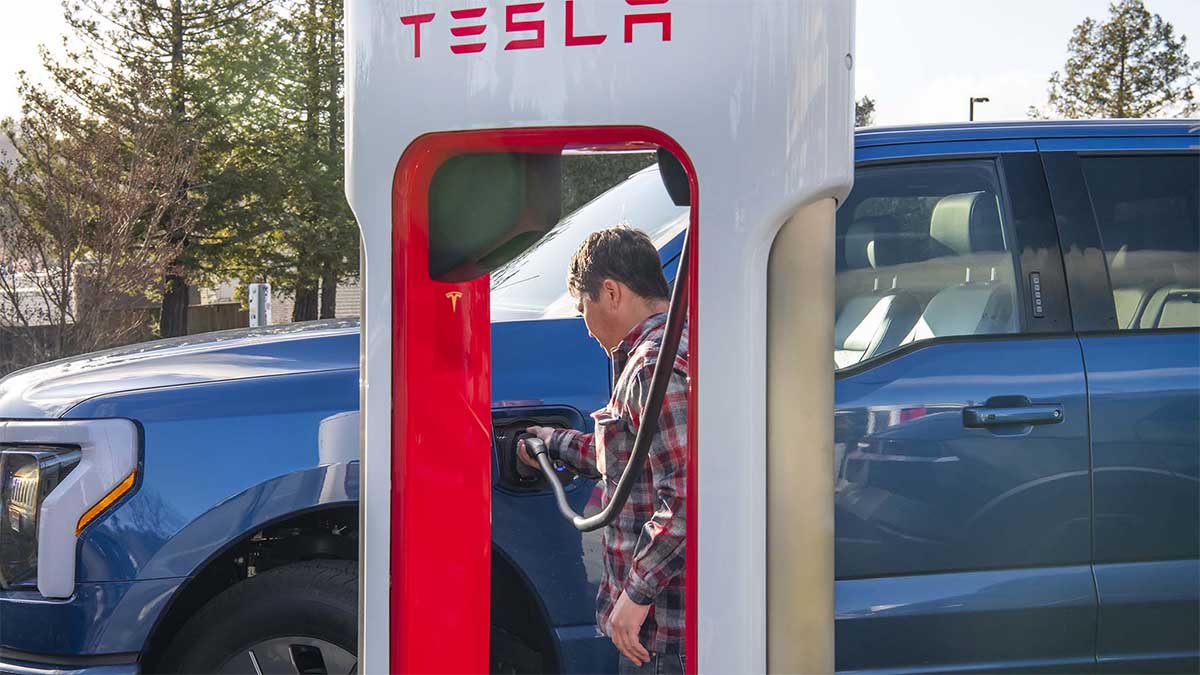 Do NACS to CCS adapters slow fast charging?